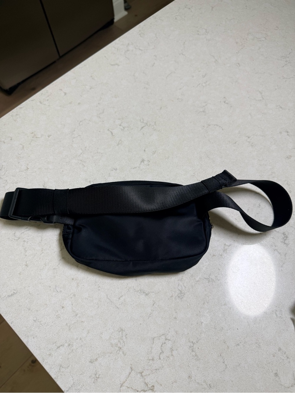 lululemon Everywhere Belt Bag 1L Black Gold Metal Hardware - Picture 5 of 9
